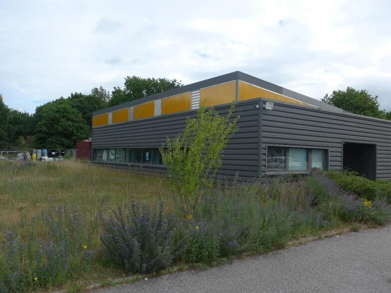 Flex in Anneville-Ambourville for sale - Building Photo - Image 1 of 12