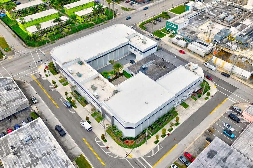 235 NE 67th St, Miami, FL à louer - Photo du bâtiment - Image 1 de 20