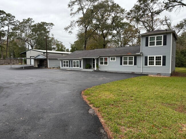 Plus de détails pour 9144 Sharyn Dr, Conroe, TX - Bureau à louer