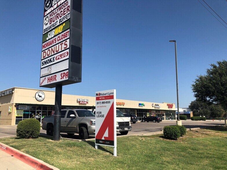 1200 S Blue Mound Rd, Saginaw, TX à louer - Photo du bâtiment - Image 2 de 10