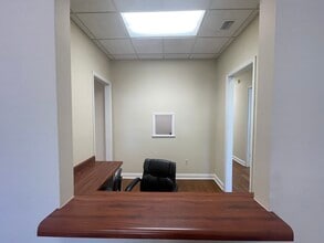 220 W Main St, Tavares, FL for lease Building Photo- Image 2 of 21