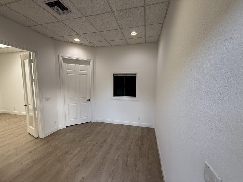 12350-12360 Wiles Rd, Coral Springs, FL for lease - Building Photo - Image 2 of 19