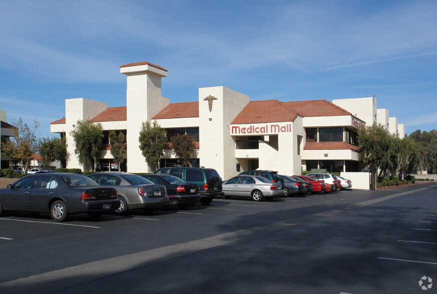 10737 Camino Ruiz, San Diego, CA à louer - Photo principale - Image 1 de 16
