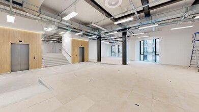 22-32 Rue De Clignancourt, Paris à louer Numérisation 3D de Matterport- Image 1 de 5