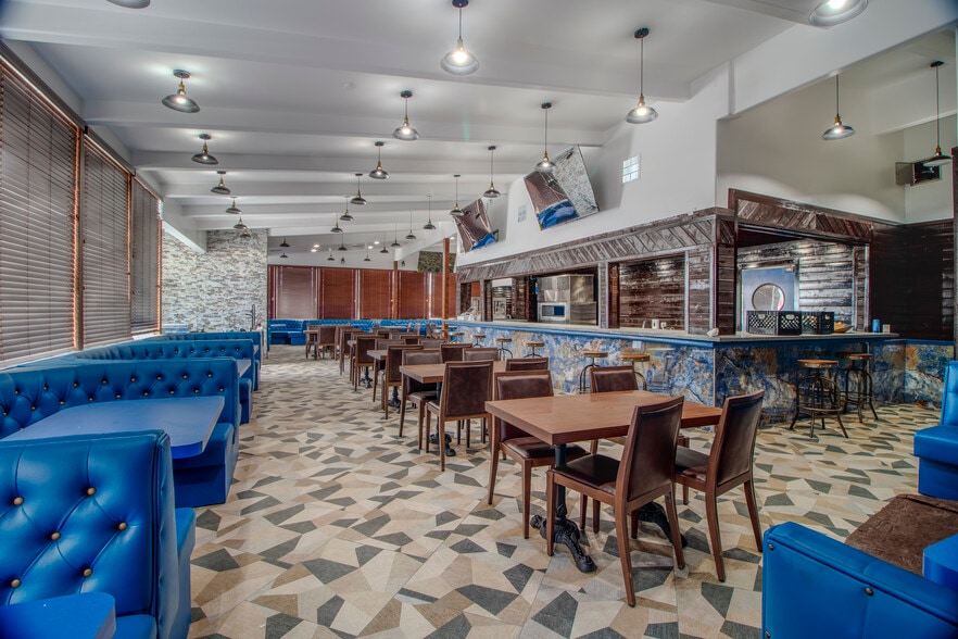 2020 E Florida Ave, Hemet, CA for sale - Building Photo - Image 2 of 18