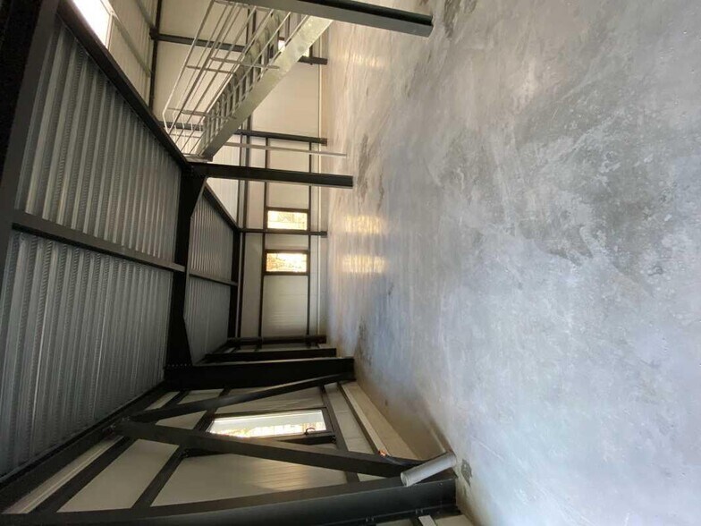 Flex dans Gonesse à louer - Photo du bâtiment - Image 3 de 4