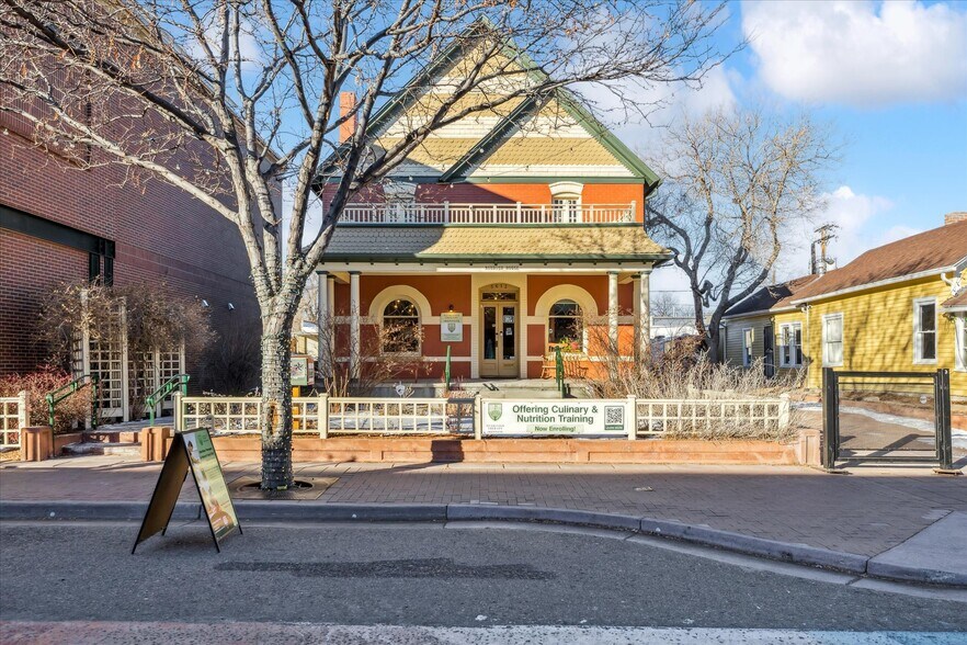 5613 Olde Wadsworth Blvd, Arvada, CO à louer - Photo du bâtiment - Image 2 de 17
