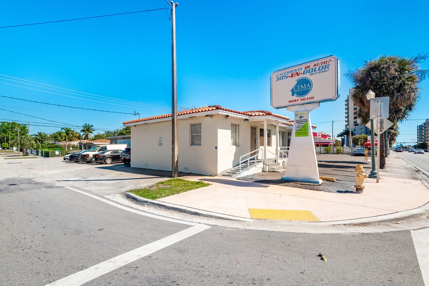 731 SW 64th Ct, Miami, FL for lease - Building Photo - Image 2 of 7