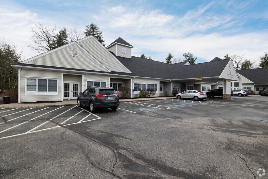 1 Commons Dr, Londonderry, NH à louer - Photo principale - Image 1 de 17