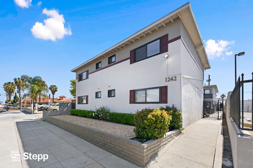 1242 Cedar Ave, Long Beach, CA à vendre - Photo du bâtiment - Image 1 de 1