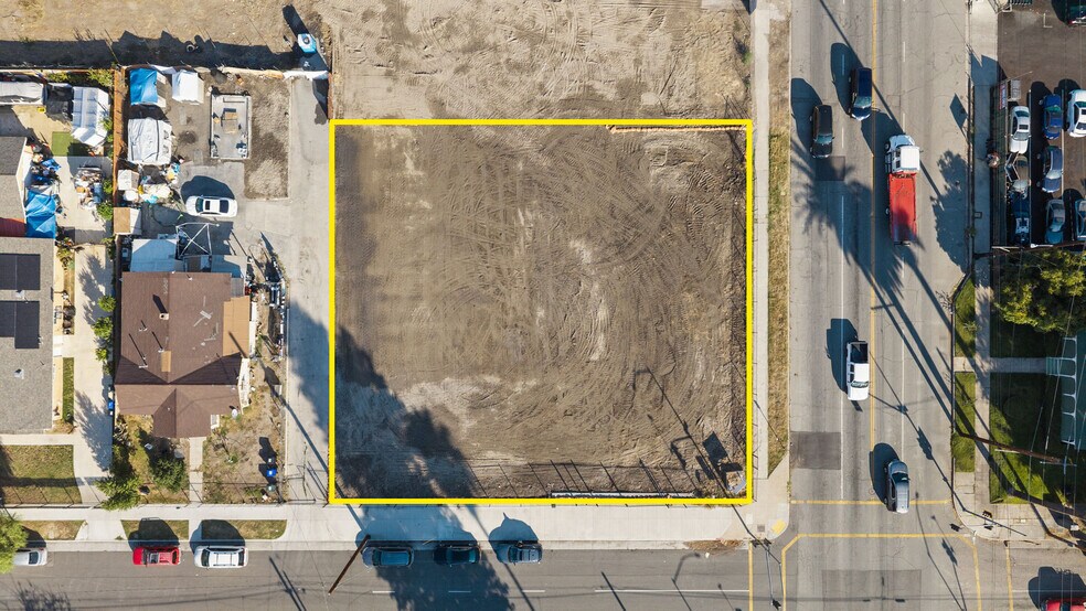 901 N F St, San Bernardino, CA à vendre - Aérien - Image 2 de 8