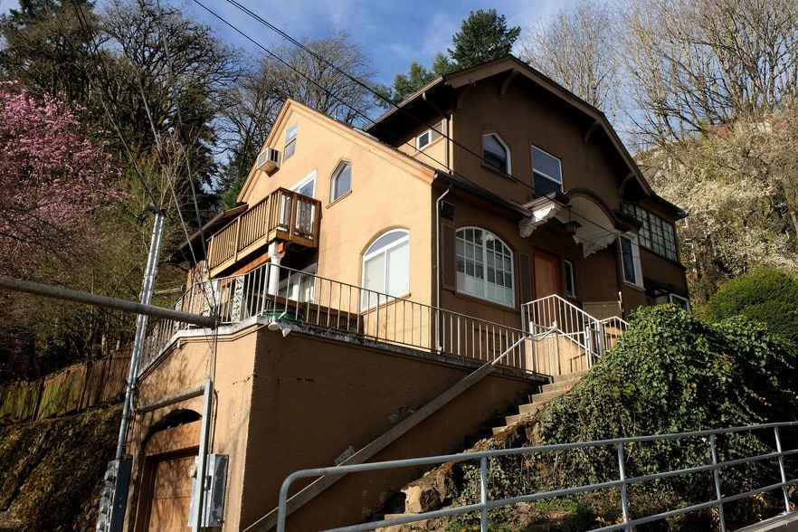 2047 SW 10th Ave, Portland, OR for sale - Building Photo - Image 3 of 23