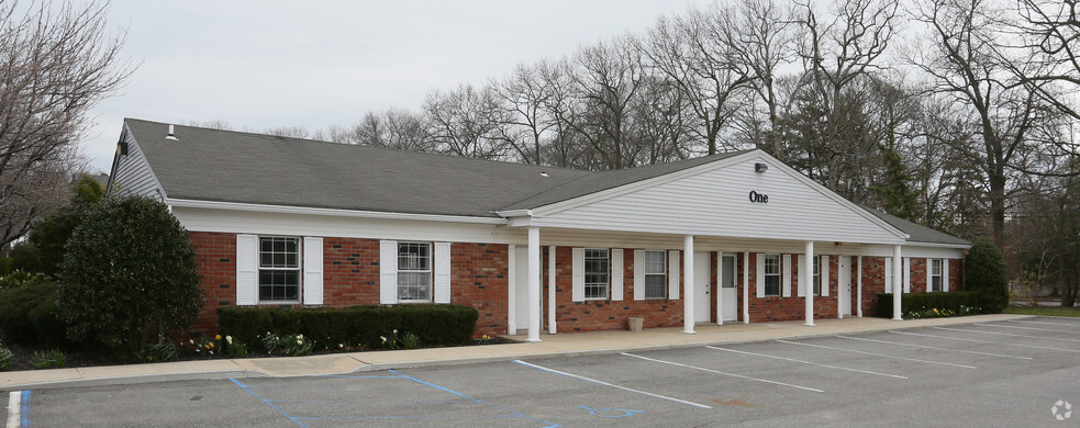 1 Medical Dr, Port Jefferson Station, NY à vendre - Photo principale - Image 1 de 1