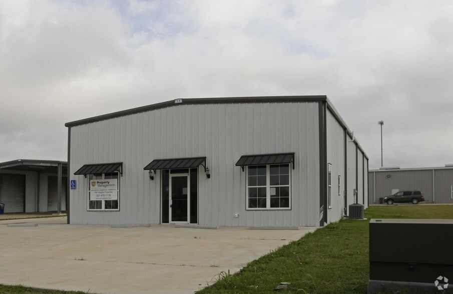 1908 Commercial Park Dr, Breaux Bridge, LA à louer - Photo du bâtiment - Image 3 de 3