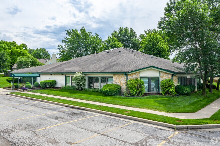 2109 NE 72nd St, Gladstone, MO à louer - Photo du bâtiment - Image 2 de 3