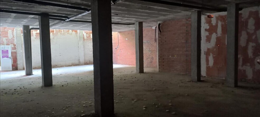 Commerce de détail dans Ampuero à vendre - Photo du bâtiment - Image 3 de 14