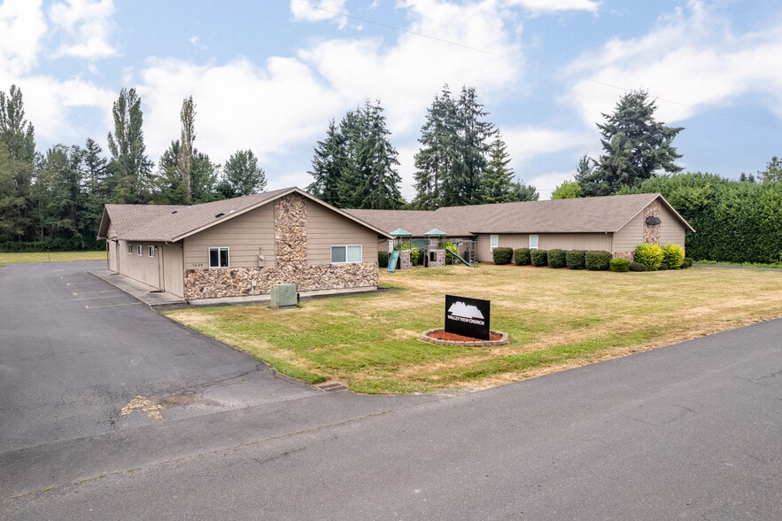 1435 33rd Ave, Longview, WA à vendre - Photo du bâtiment - Image 2 de 40