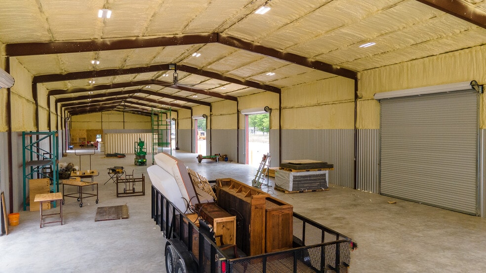 5690 E SH-21, Bryan, TX for lease - Interior Photo - Image 3 of 6