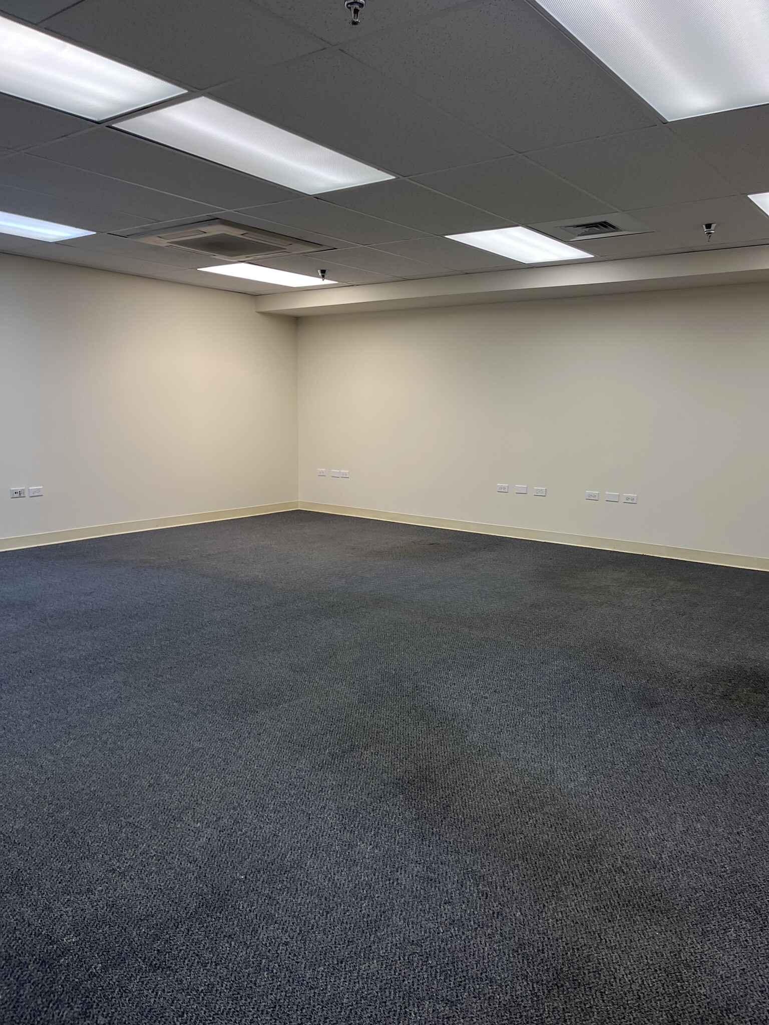 702 S Beretania St, Honolulu, HI à louer Photo intérieure- Image 1 de 5