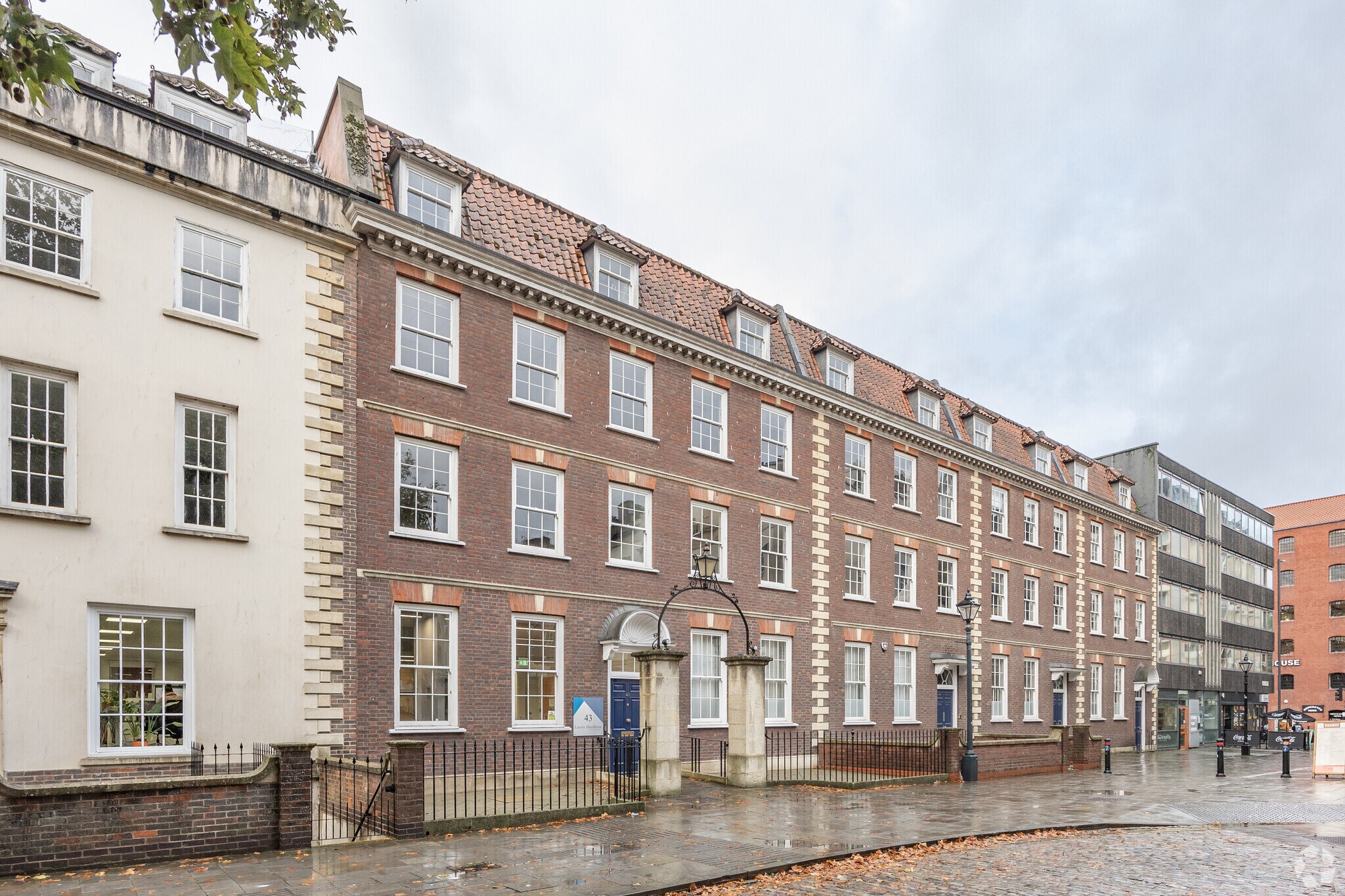 43 Queen Sq, Bristol for lease Primary Photo- Image 1 of 5