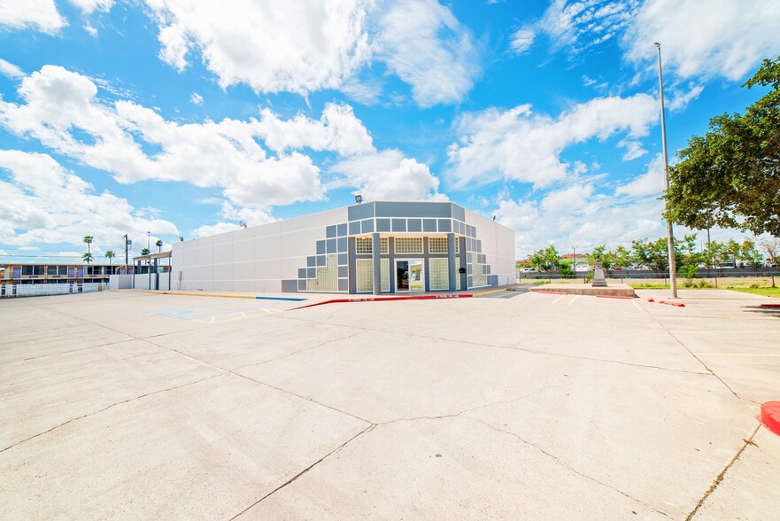 5219 Tesoro Plz, Laredo, TX à vendre - Photo principale - Image 1 de 26