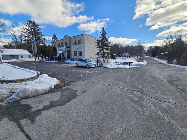 37 Mill Creek, East Stroudsburg, PA à vendre - Photo du bâtiment - Image 2 de 11