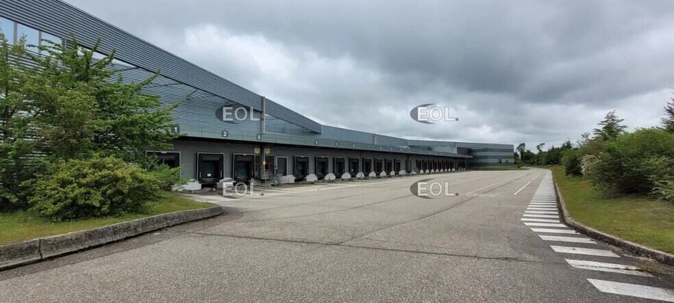 Industriel dans Saint-Vulbas à louer - Photo du bâtiment - Image 1 de 7