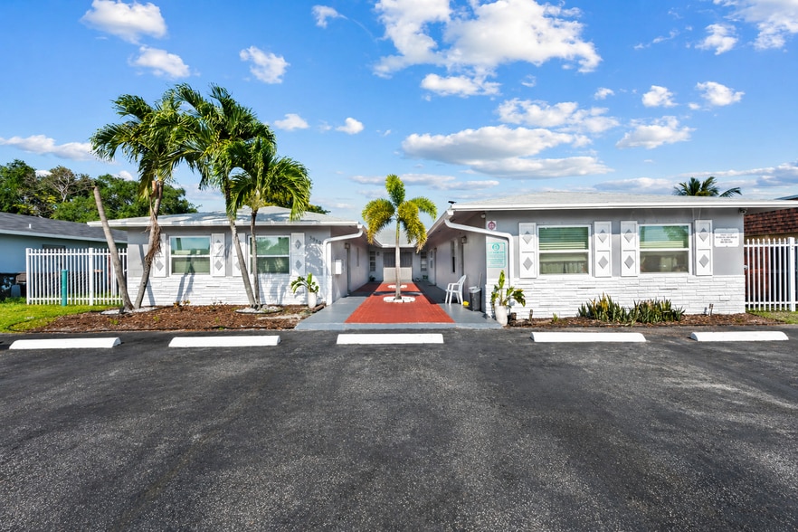 3910 NW 30th Ter, Lauderdale Lakes, FL for sale - Building Photo - Image 2 of 20