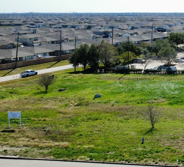 SEC 2 Grand Mission Park Dr, Richmond, TX à vendre - Photo du bâtiment - Image 2 de 8