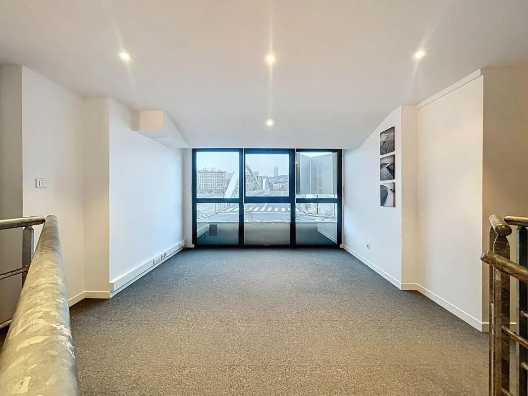 Office in Lyon for lease Interior Photo- Image 1 of 13