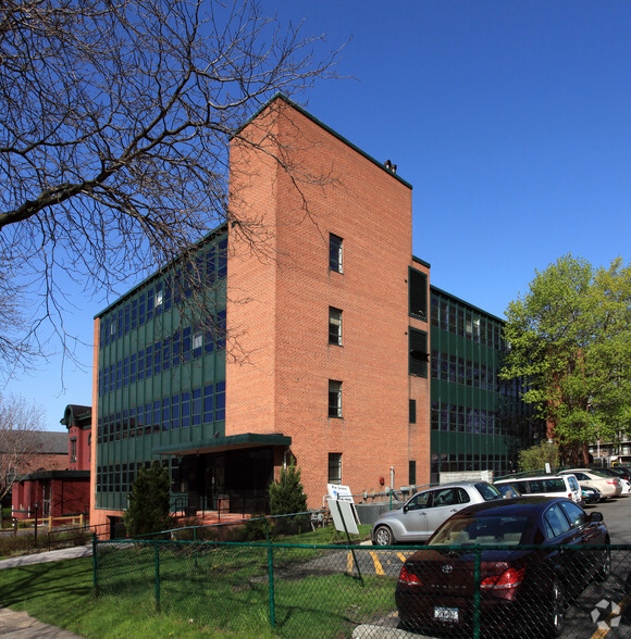 731 James St, Syracuse, NY à louer - Photo du bâtiment - Image 1 de 25