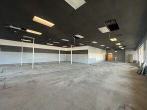 540 4th St S, Coos Bay, OR for lease Interior Photo- Image 2 of 8
