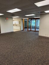 220 W Campus Dr, Arlington Heights, IL for lease Interior Photo- Image 2 of 7