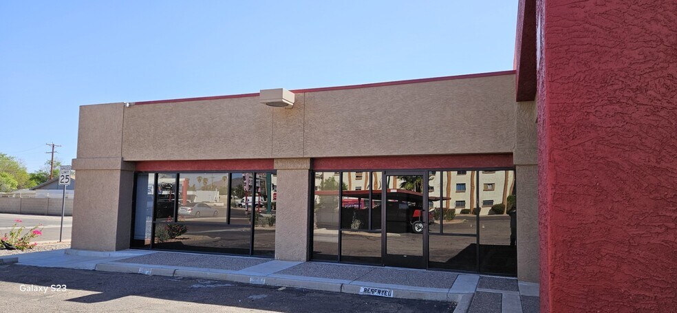 4045 E McDowell Rd, Phoenix, AZ à louer - Photo du bâtiment - Image 3 de 6