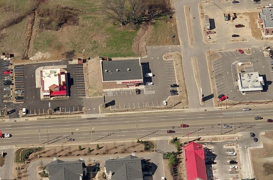 4215 Hacks Cross Rd, Memphis, TN for sale - Aerial - Image 2 of 2