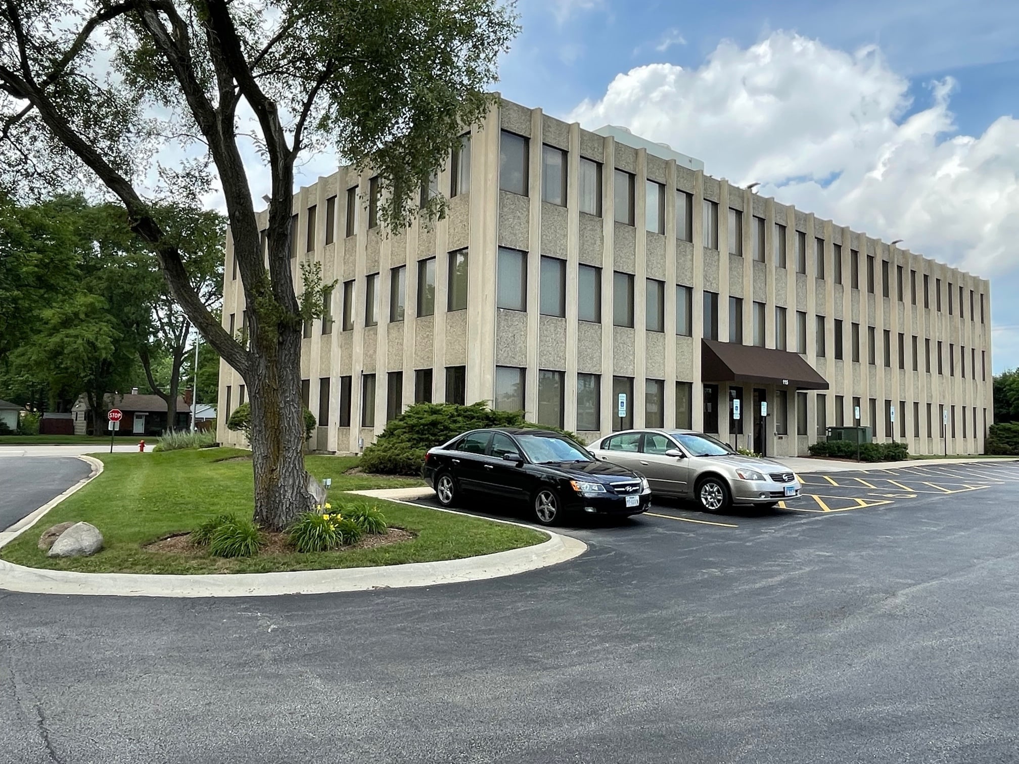 115 S Wilke Rd, Arlington Heights, IL for lease Building Photo- Image 1 of 11