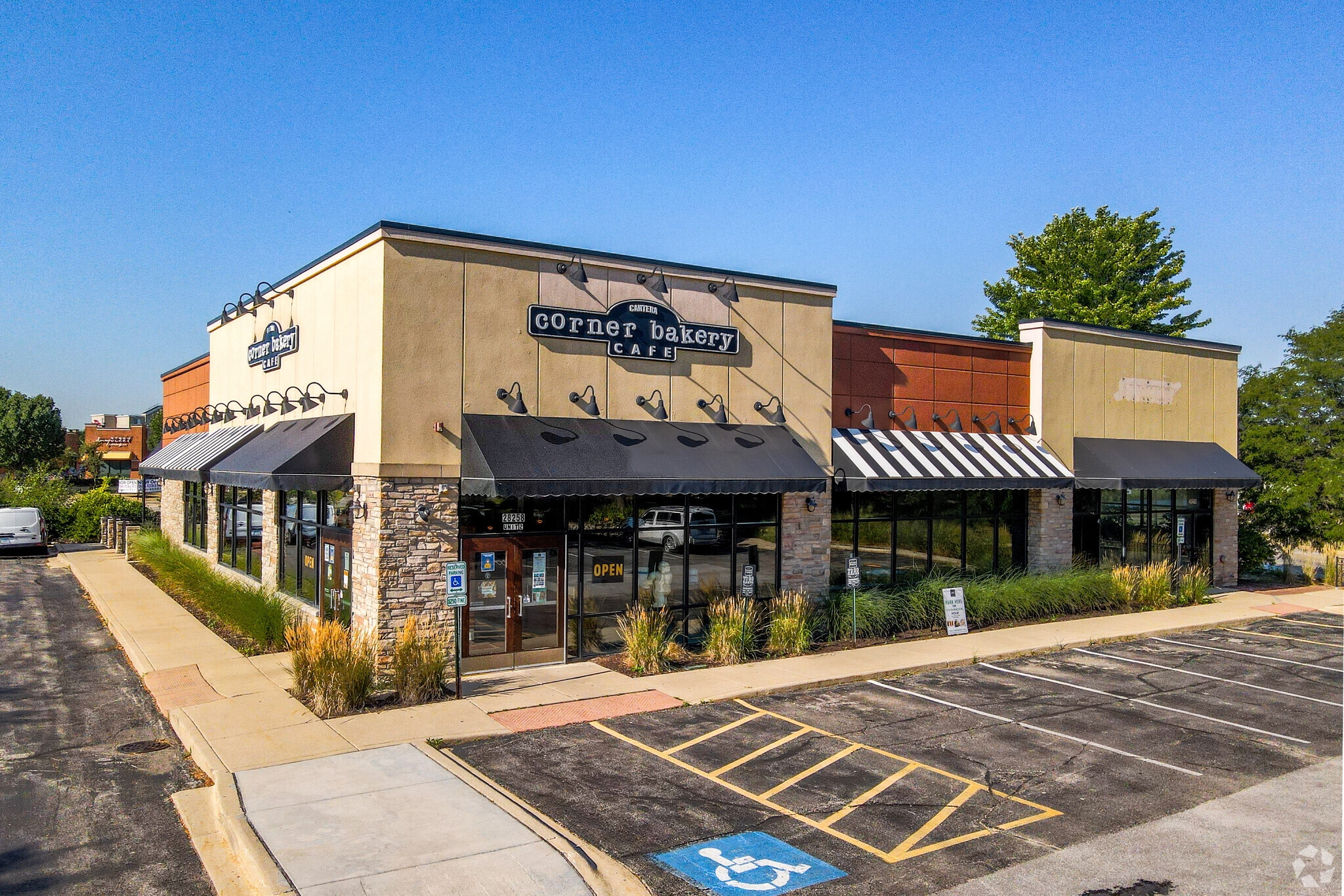 28258 Diehl Rd, Warrenville, IL for lease Primary Photo- Image 1 of 9