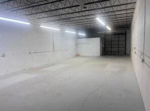 4227-4235 NE 6th Ave, Oakland Park, FL for lease Interior Photo- Image 2 of 5