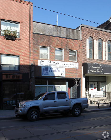 754 Queen St E, Toronto, ON à louer - Photo du bâtiment - Image 2 de 5