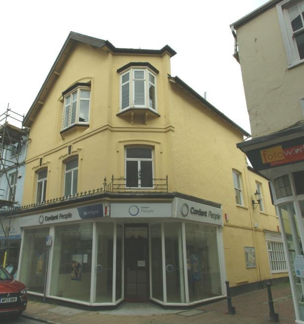 4 Cross St, Barnstaple for lease Primary Photo- Image 1 of 3