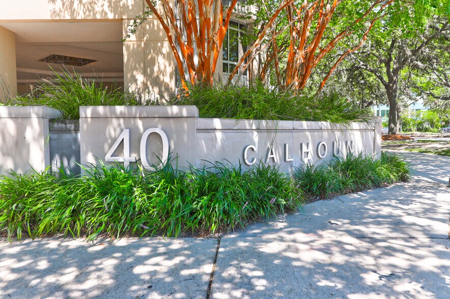 40 Calhoun St, Charleston, SC à louer - Photo du bâtiment - Image 2 de 15