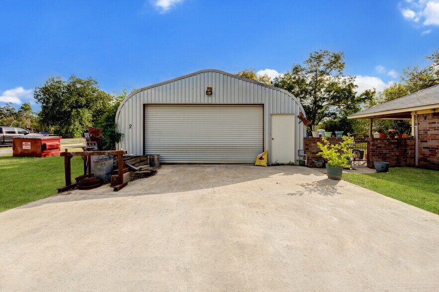 13847 Boudreaux Rd, Tomball, TX à louer - Photo du bâtiment - Image 3 de 8