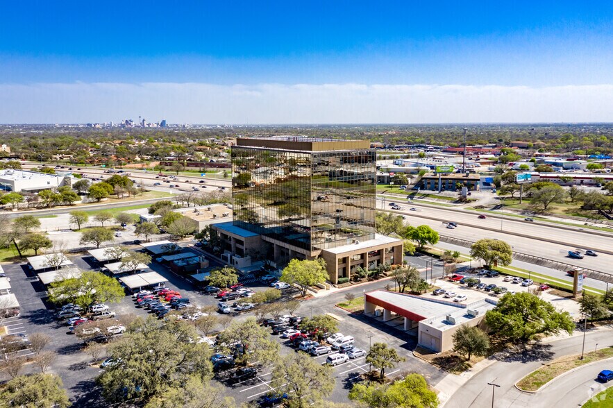 6243 W Interstate 10, San Antonio, TX à louer - Aérien - Image 3 de 3