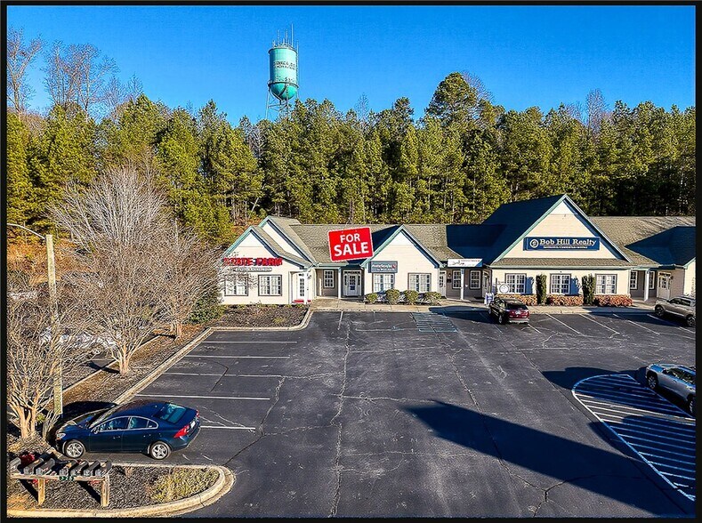 528 By Pass 123, Seneca, SC à vendre - Photo du bâtiment - Image 3 de 6