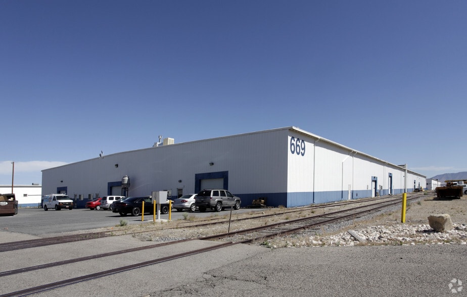 10 S Garnet St, Tooele, UT for lease - Building Photo - Image 2 of 5