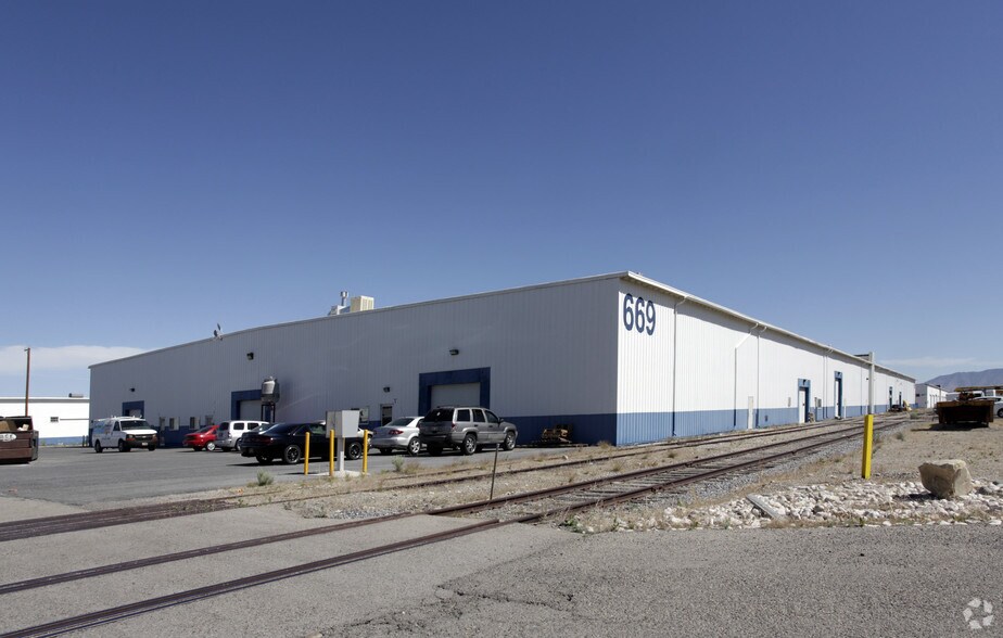 10 S Garnet St, Tooele, UT à louer - Photo du bâtiment - Image 2 de 5