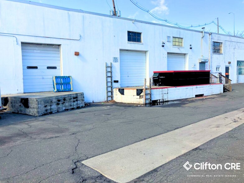 499 Broad St, Clifton, NJ à louer - Photo du bâtiment - Image 1 de 5