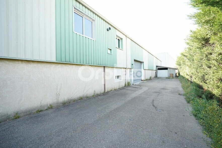 8 Rue D'Italie, Mions for lease - Building Photo - Image 1 of 12