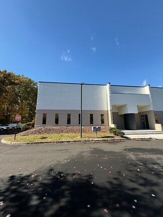 Plus de détails pour 200 Campus Dr W, Marlboro, NJ - Industriel à louer