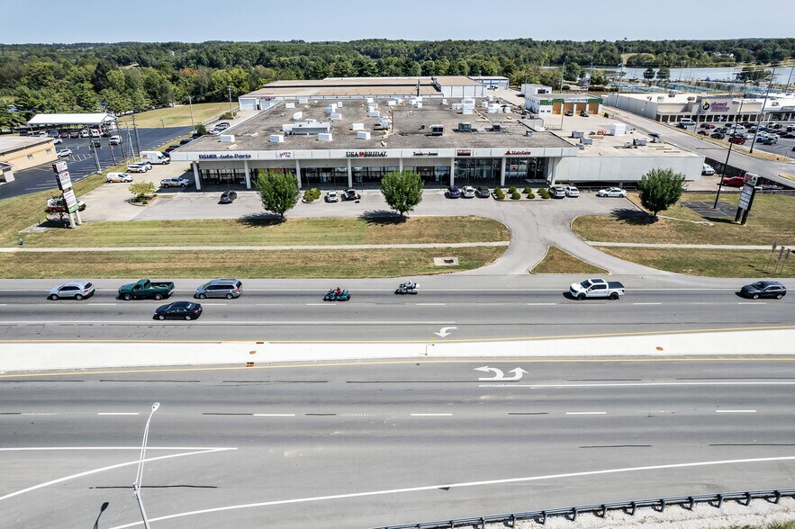 1201 N Dixie Ave, Elizabethtown, KY à louer - Photo du bâtiment - Image 2 de 9